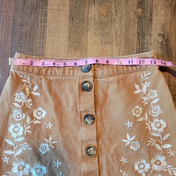 Mi Ami Tan White Floral Embroidery Button Down Mini Skirt - Picture 8 of 9